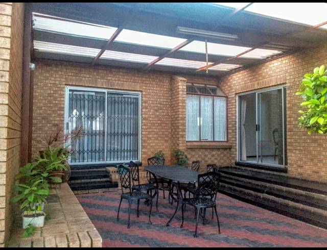 4 BEDROOM FREEHOLD FOR SALE IN KAGISO